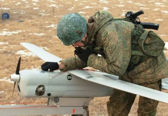 剛剛！俄軍拿出壓箱底無人機對烏克蘭“以牙還牙”(圖1)